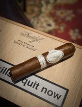 Load image into Gallery viewer, Davidoff Millennium Blend Short Robusto 4.2&quot; x 52
