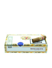 Load image into Gallery viewer, Romeo y Julieta Petit Churchill 4" x 50