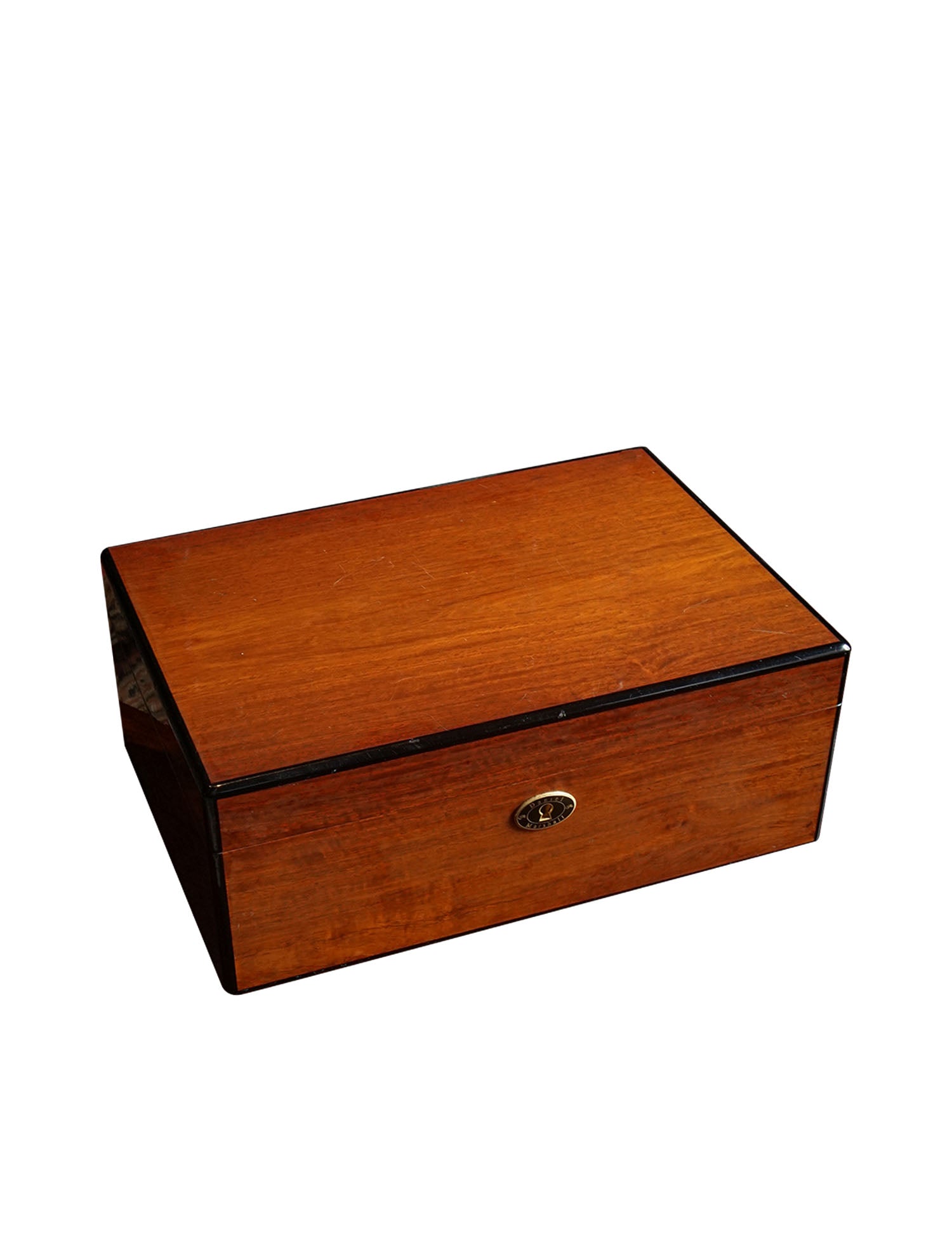 files/HUMIDOR-PREOWNEDTABLE_DM-BURLWOOD1.jpg