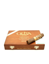 Load image into Gallery viewer, Oliva Serie V Melanio Maduro Robusto 5" x 52
